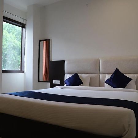 Hotel Dream Comfort อัครา ภายนอก รูปภาพ