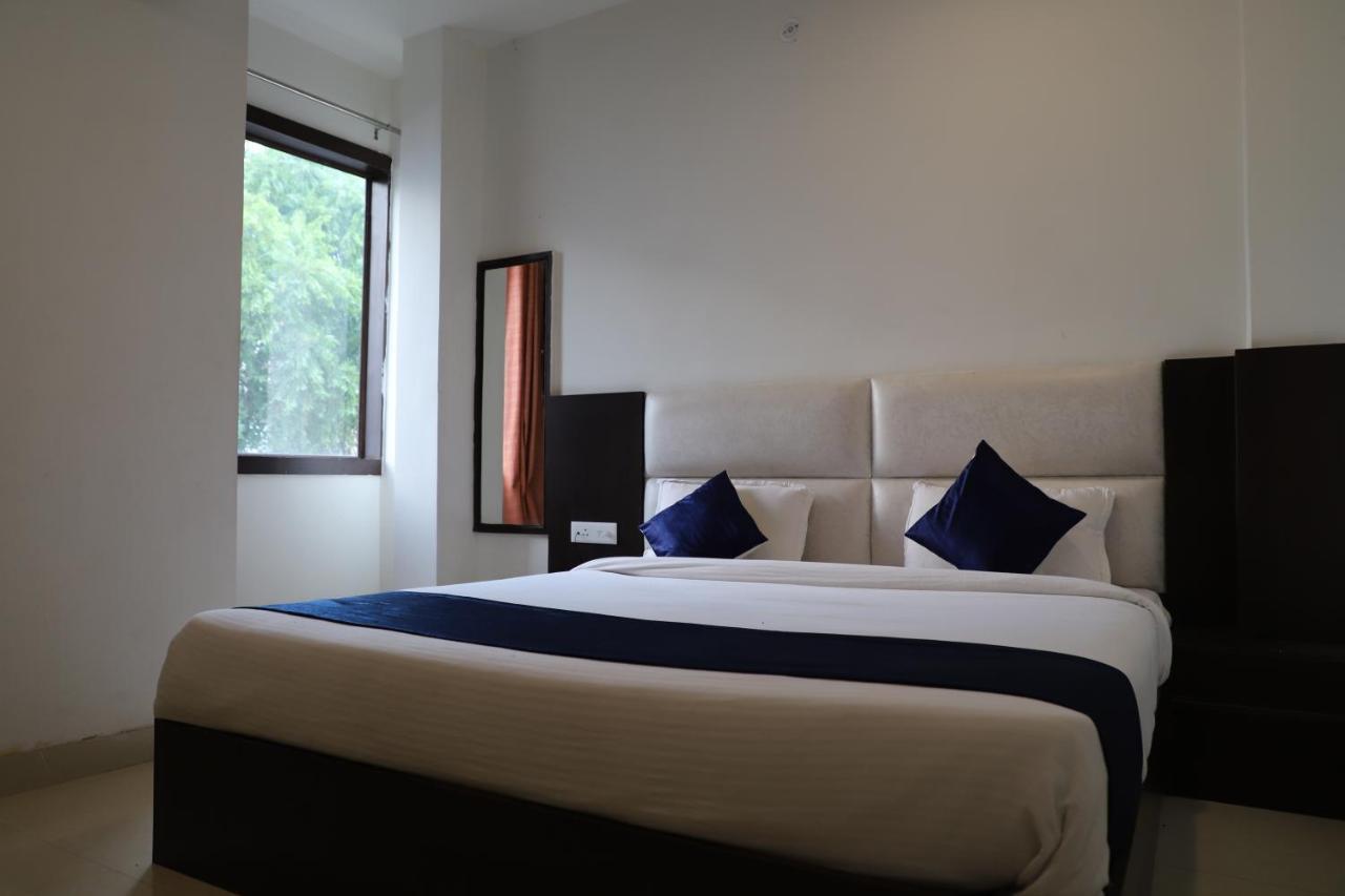 Hotel Dream Comfort อัครา ภายนอก รูปภาพ