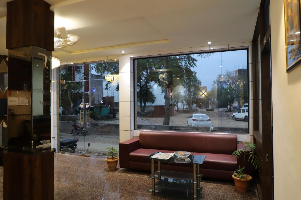 Hotel Dream Comfort อัครา ภายนอก รูปภาพ