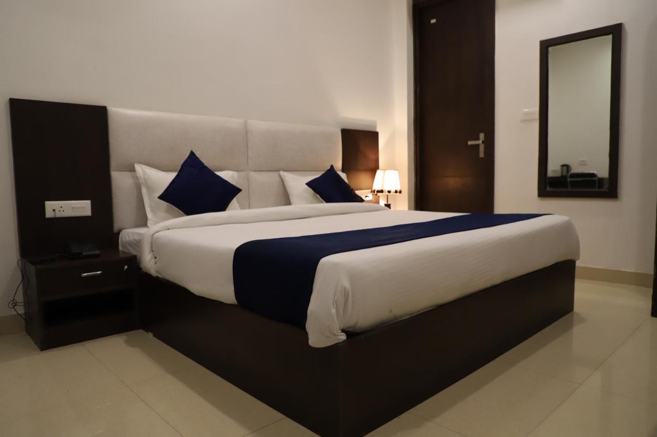 Hotel Dream Comfort อัครา ภายนอก รูปภาพ