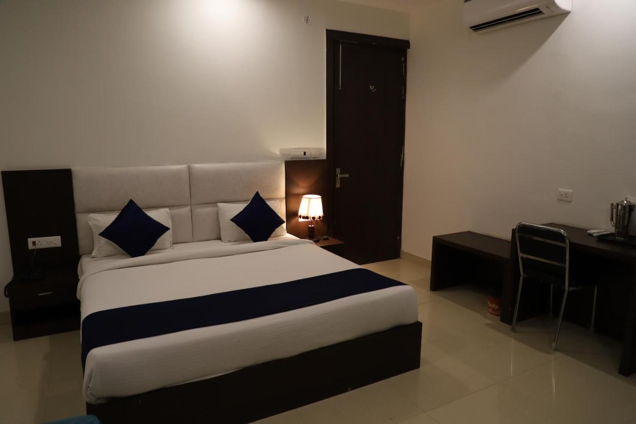 Hotel Dream Comfort อัครา ภายนอก รูปภาพ