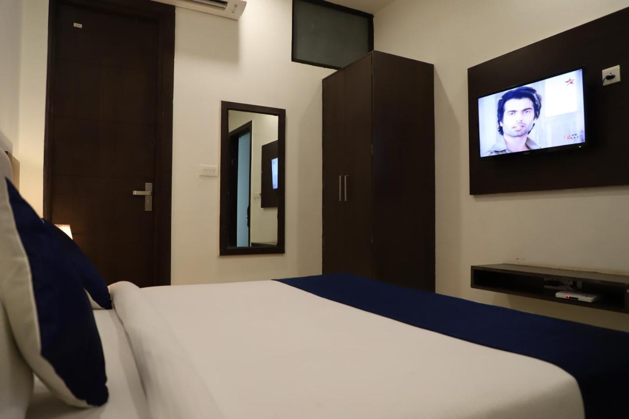 Hotel Dream Comfort อัครา ภายนอก รูปภาพ