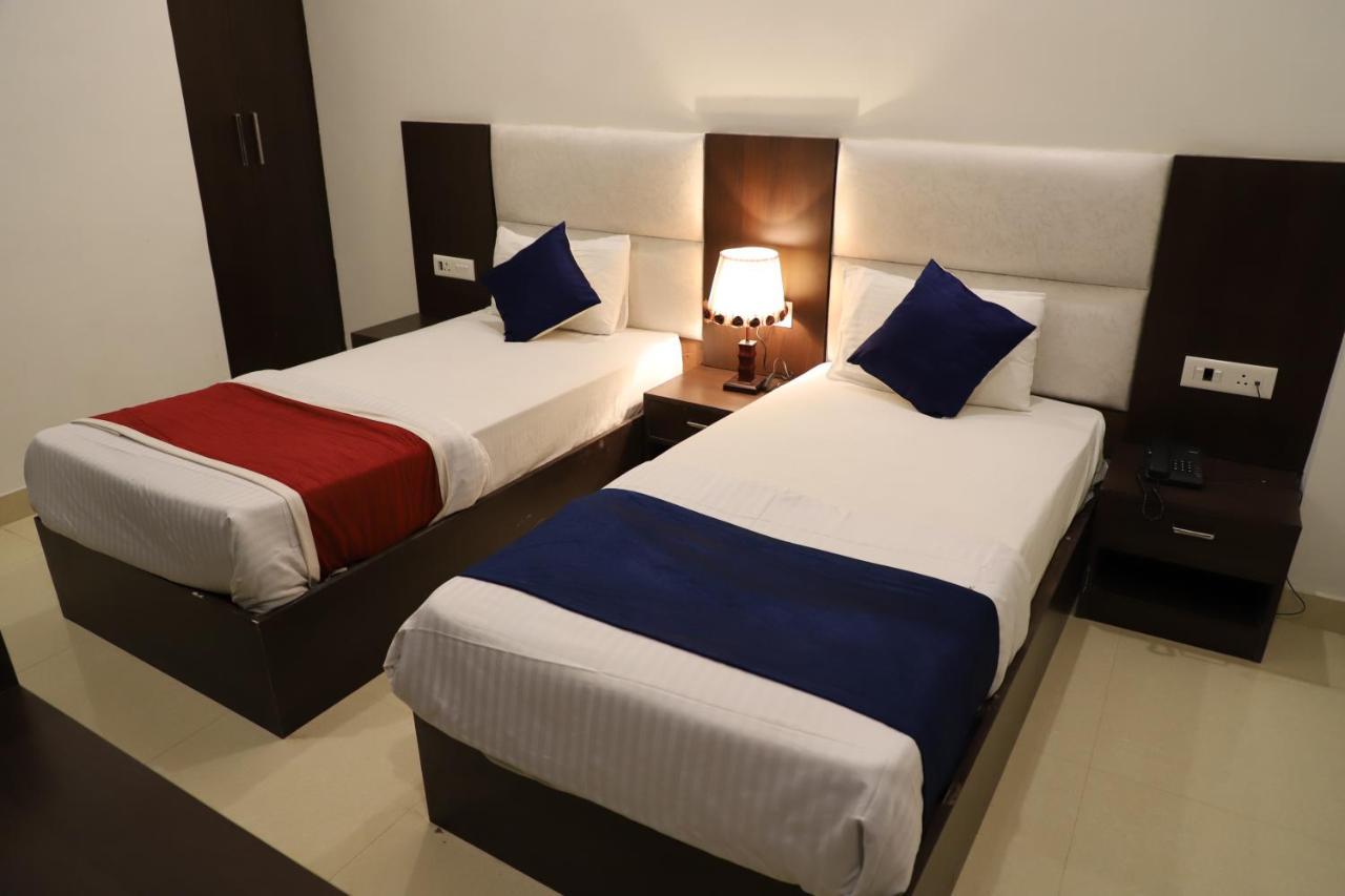 Hotel Dream Comfort อัครา ภายนอก รูปภาพ